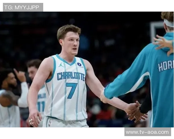 克尼佩尔创下新秀连续命中三分纪录16场比赛表现惊艳引发关注