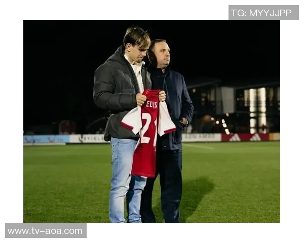 阿贾克斯青年队球员女友圣诞节前遭遇车祸不幸去世两人原计划购房梦想破灭